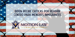 Críticas al gobierno de Biden por reabrir instalación para menores inmigrantes